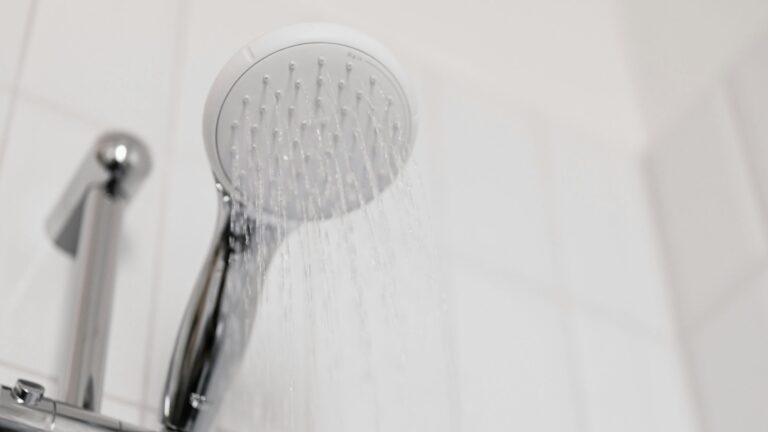 Cambiar bañera por ducha en Badajoz: precio y proceso