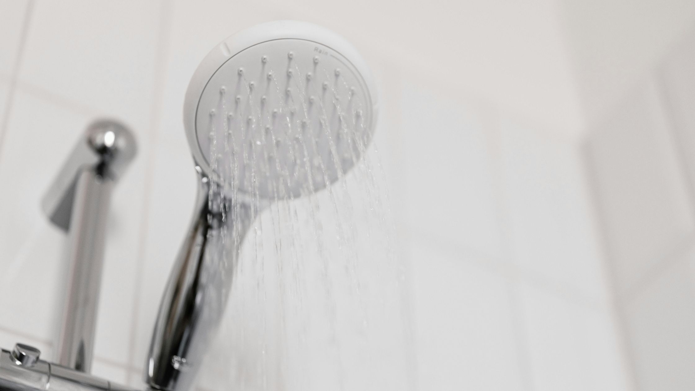 Cambiar bañera por ducha en Badajoz: precio y proceso